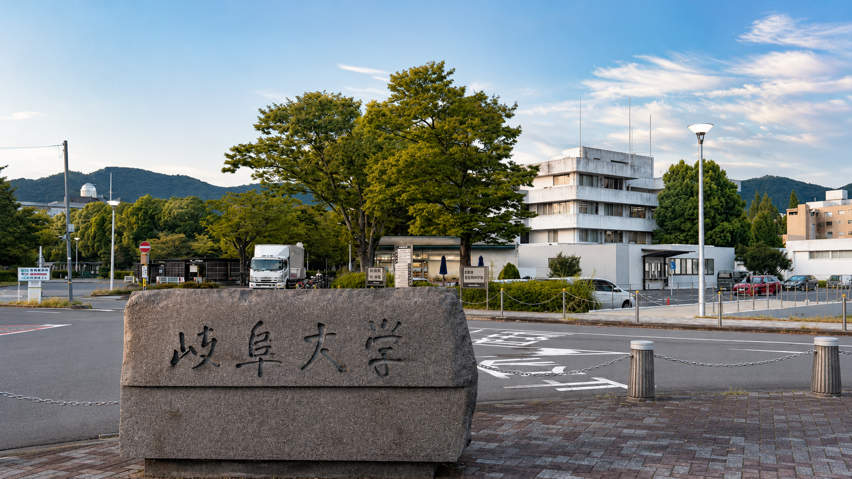 目的地に近い駐車場の仮写真